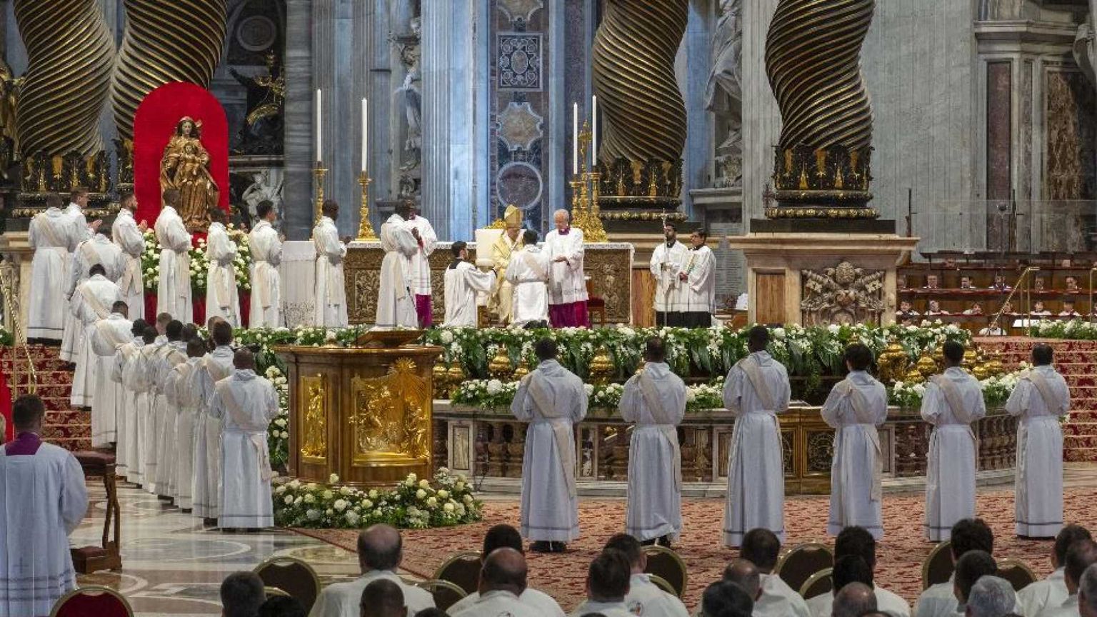 Il Papa ai sacerdoti: vicini alla gente e capaci di perdono