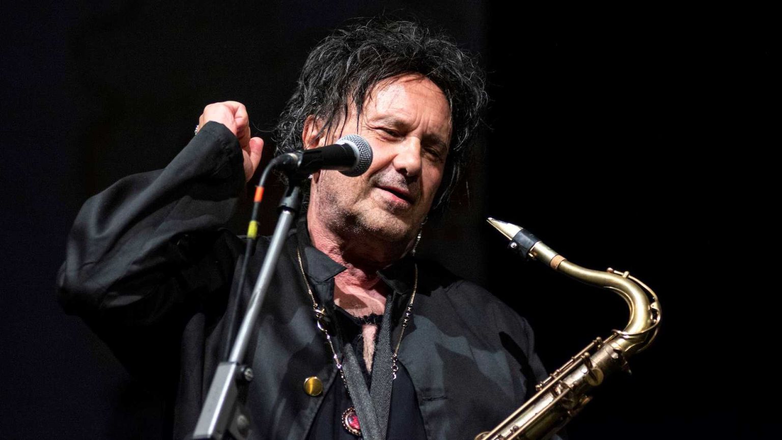 Enzo Avitabile: «La mia musica è un cantico di pace»