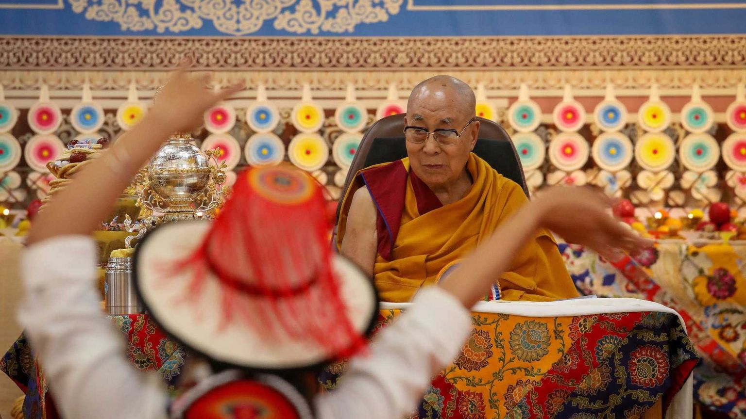 Il Dalai Lama compie 90 anni e presto annuncerà il successore