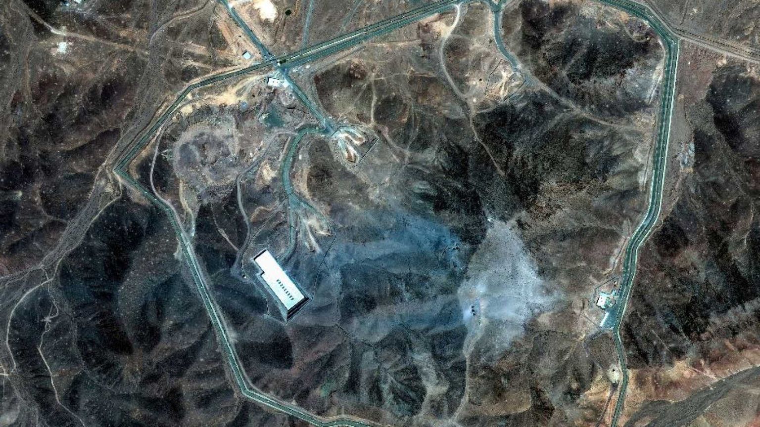 L'Iran sospende la collaborazione con l'Aiea e ammette danni agli impianti