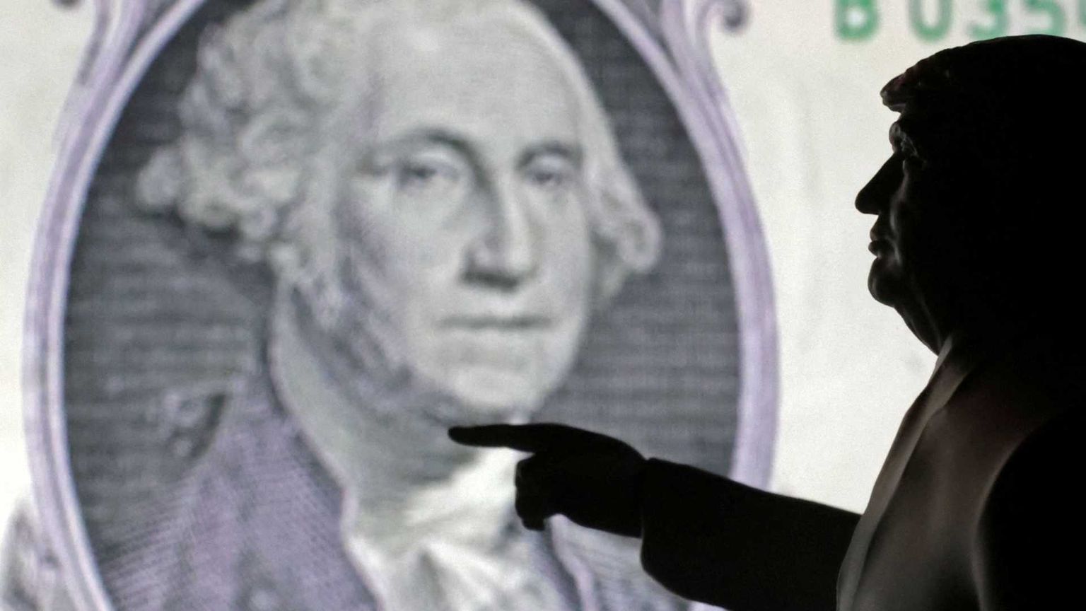 Il dollaro è sempre più debole: chi ci guadagna e chi ci perde
