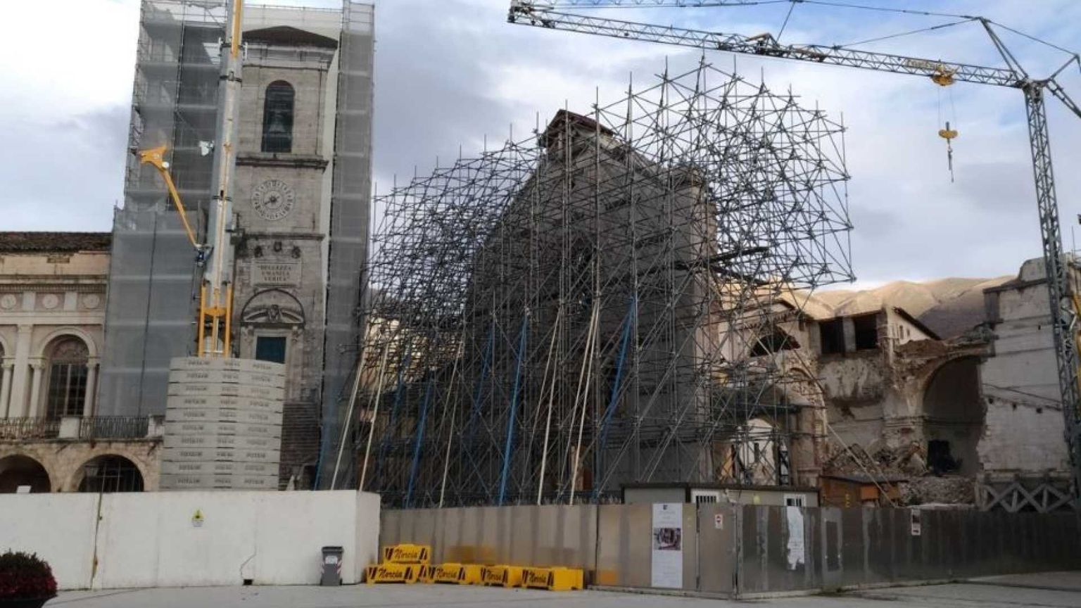 La ricostruzione avanza.Il 30 ottobre riapre la basilica di Norcia