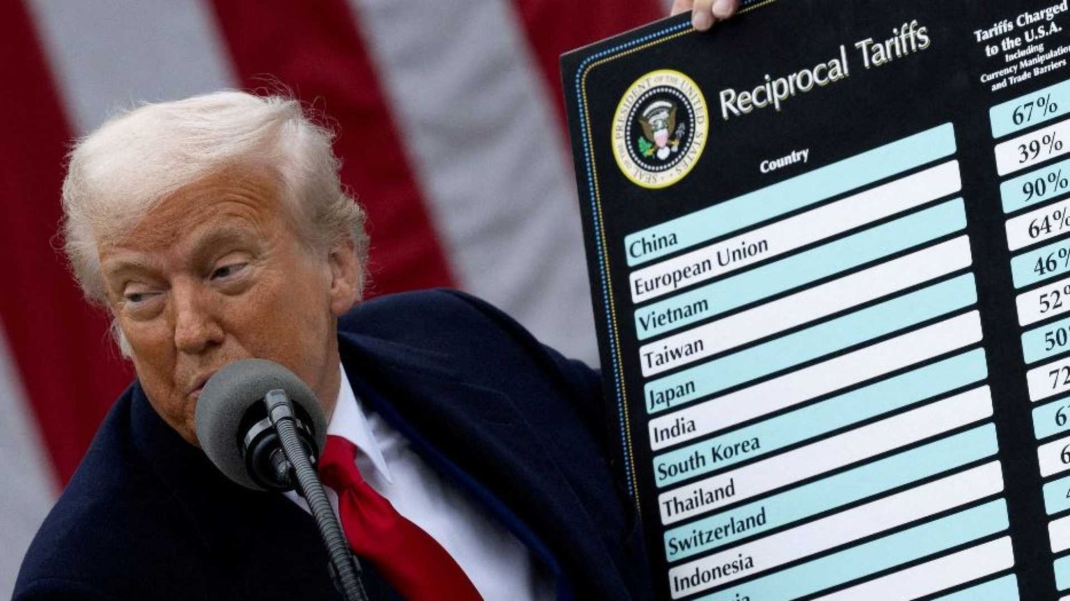 Dazi, Trump manda le lettere, ma firma la proroga al 1° agosto