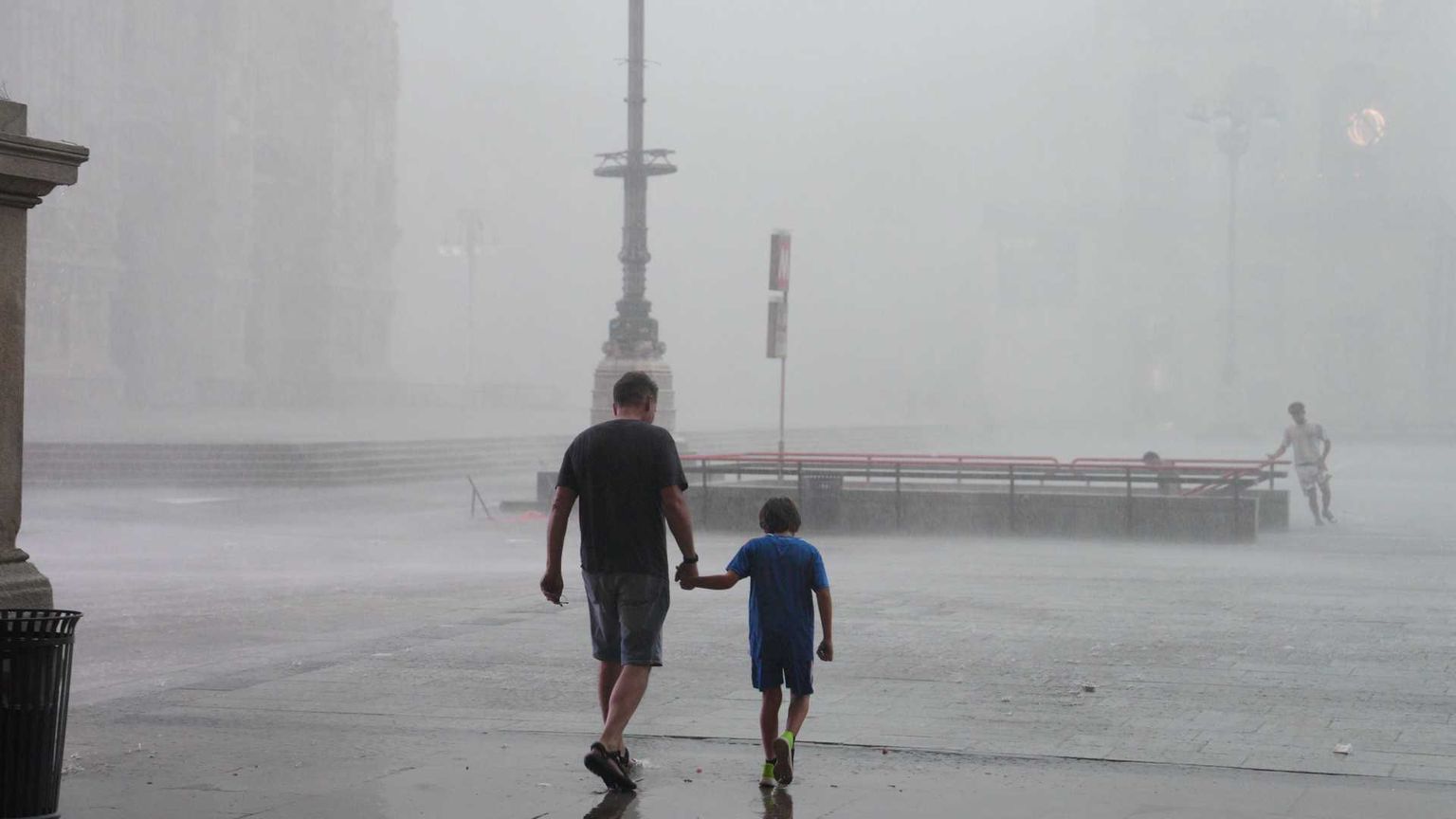 Per favore, smettiamo di parlare di “bombe d'acqua”: non esistono