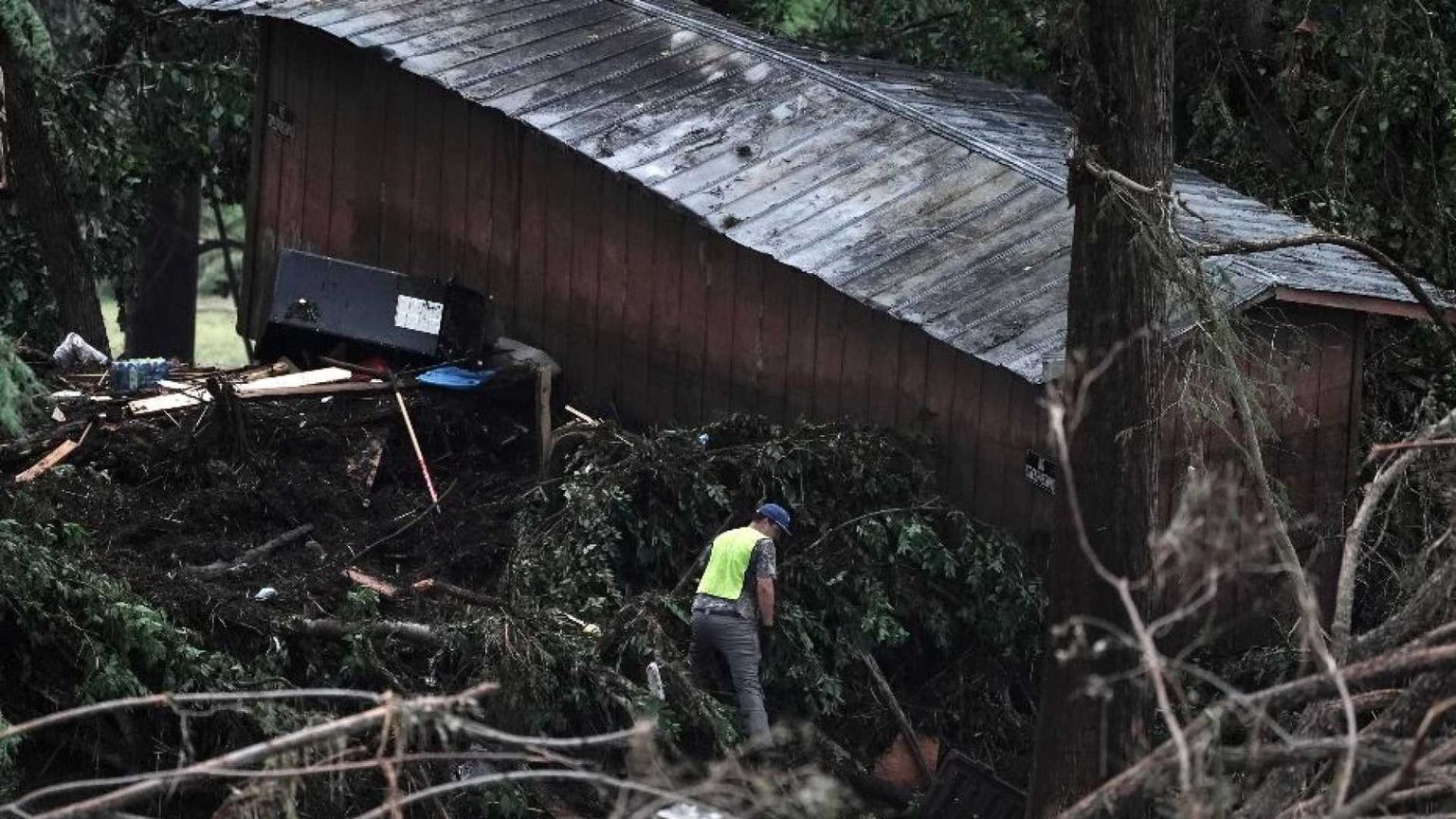 La tragedia senza fine del Texas: le vittime dell'alluvione sono 82