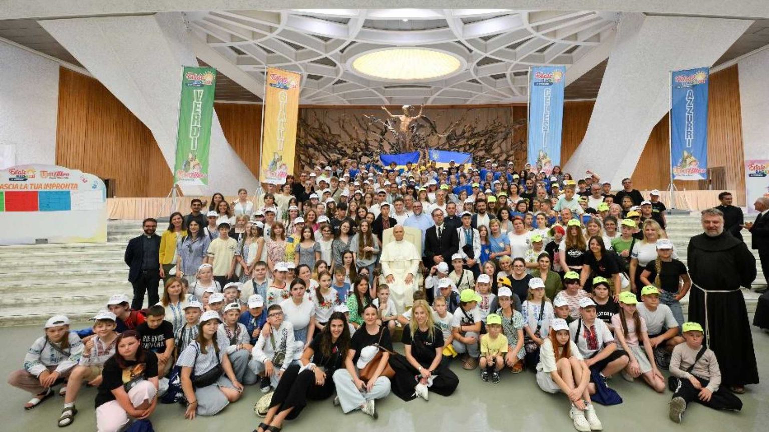 Il Papa risponde a una mamma: i bambini hanno diritto alla pace