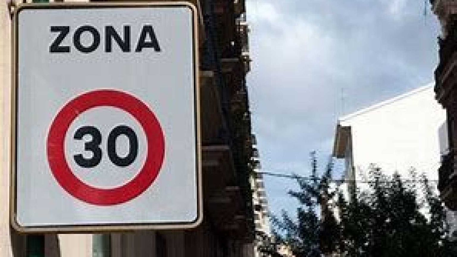 I limiti di velocità? La differenza la fa la strada, non i cartelli