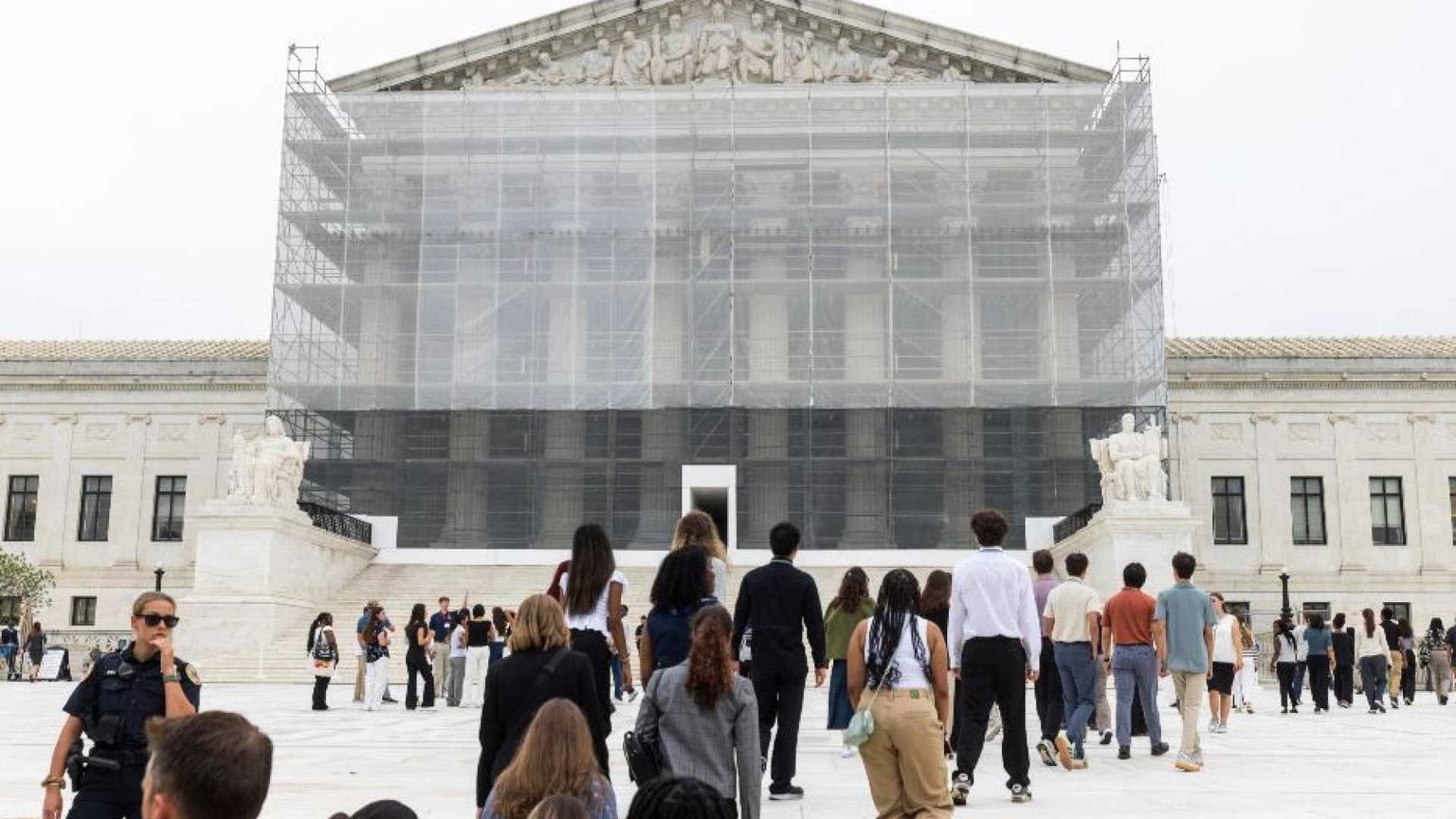 La Corte Suprema spinge ancora Trump, mano libera sui licenziamenti