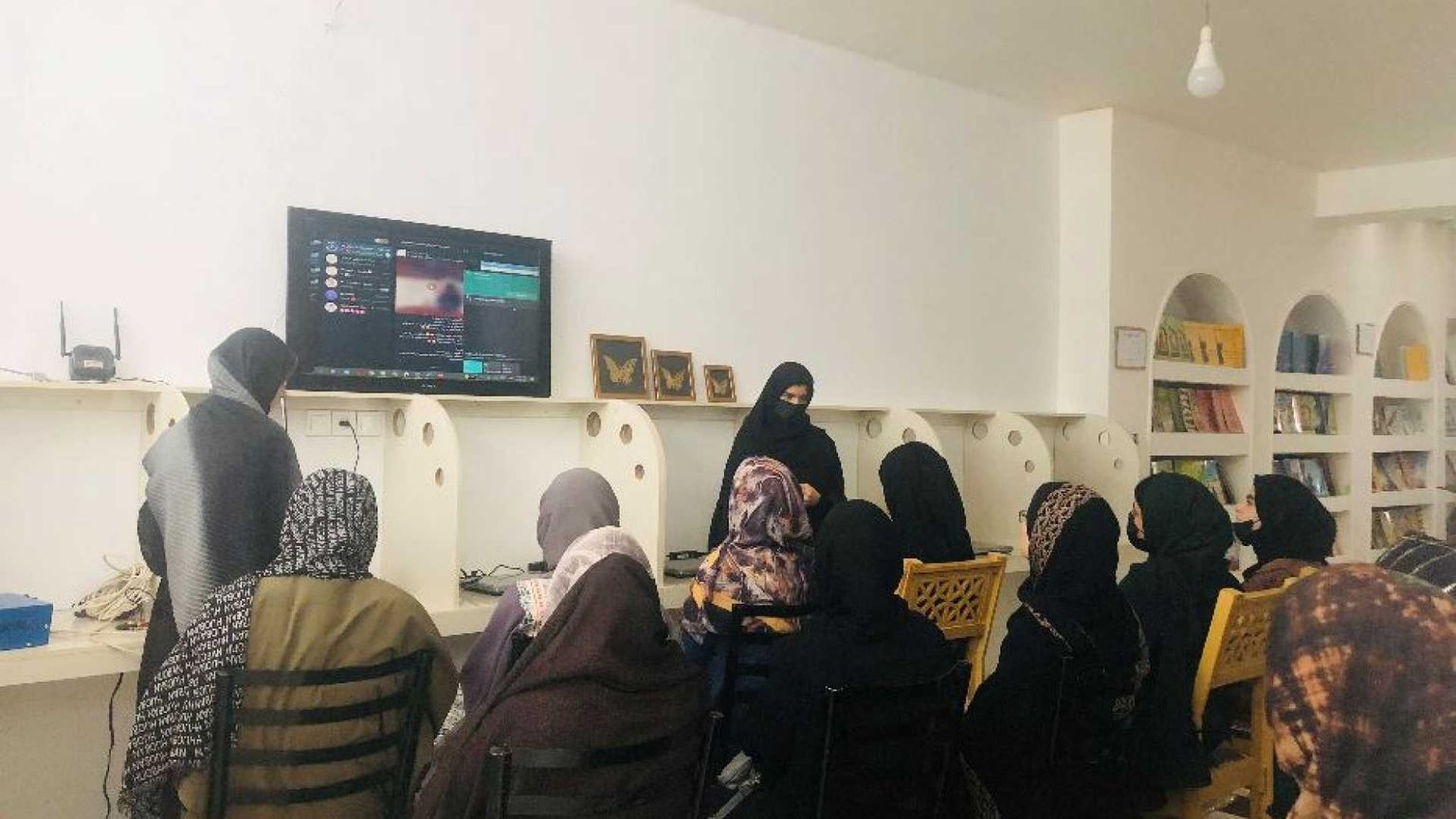Il sogno digitale di Afsaneh per le donne afghane: «Online torniamo libere»