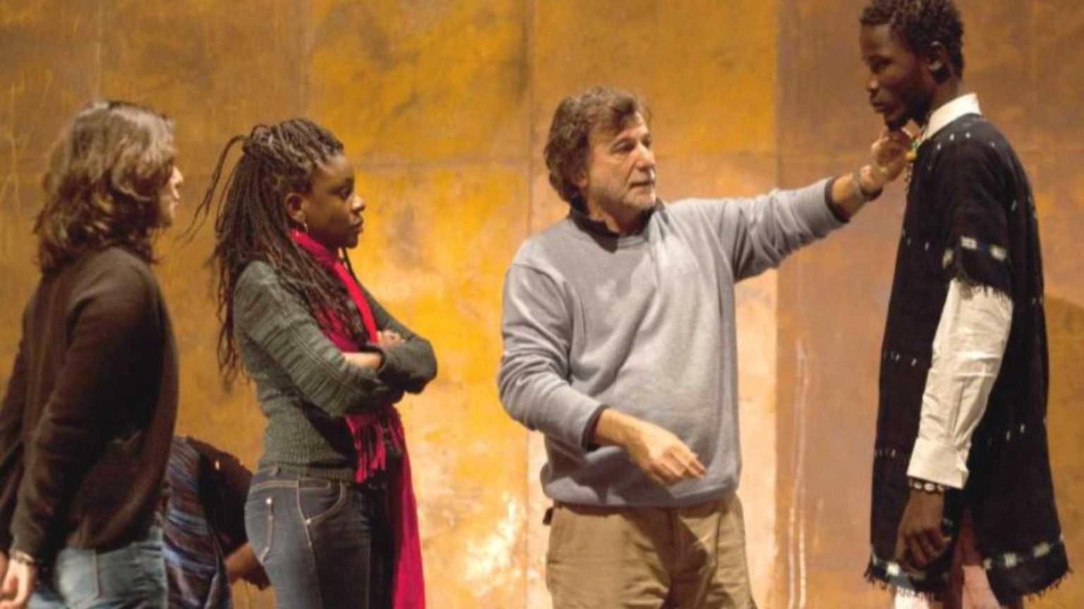 Le carovane teatrali di Massimo Luconi per aiutare l’Africa