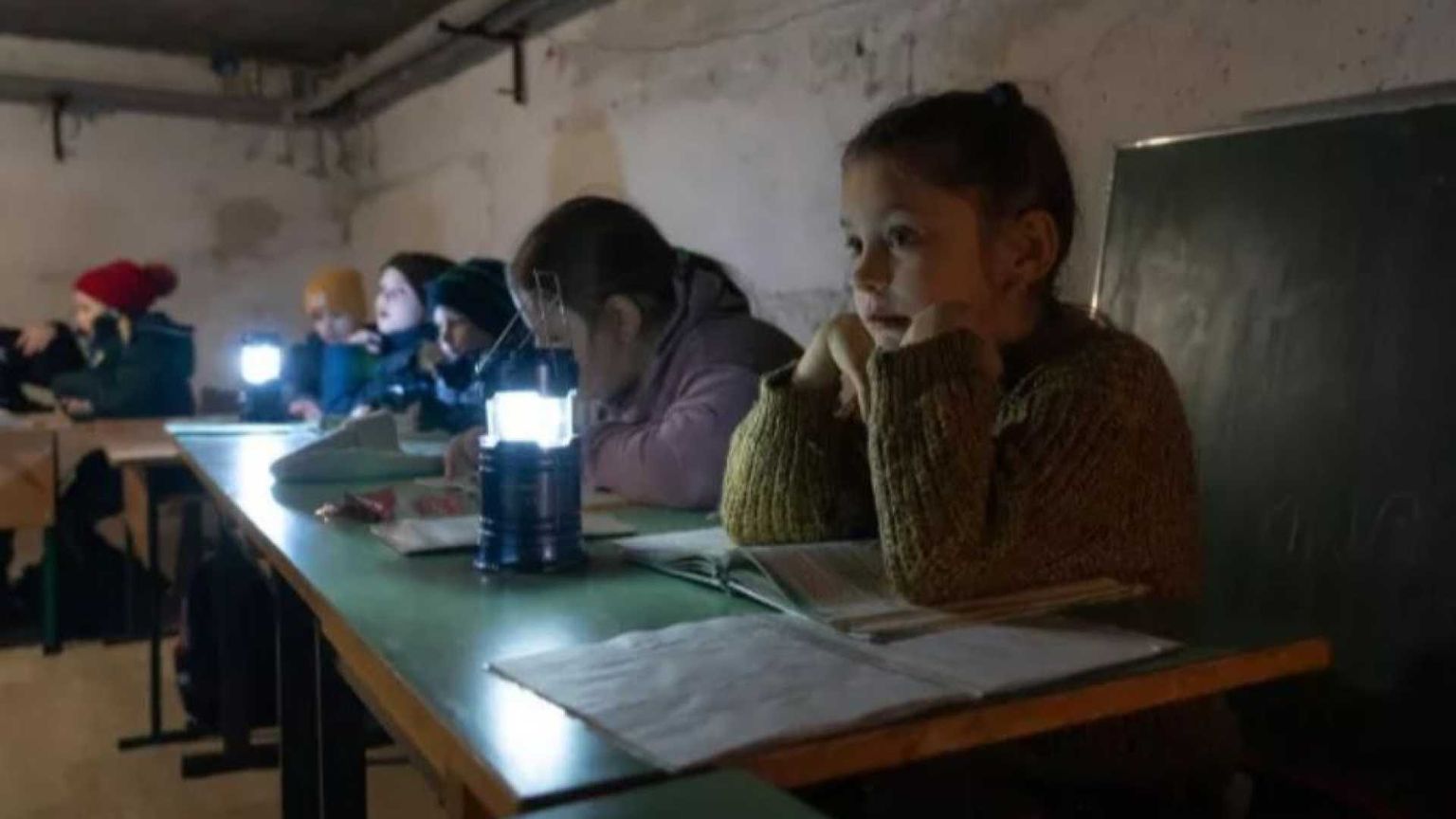 La scuola in Ucraina non è finita: «Così i bimbi stanno insieme. Sottoterra»