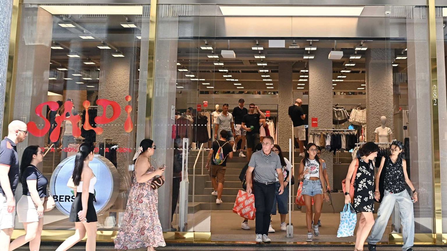 Gli azionisti etici contro l'ipocrisia green di Zara & Co