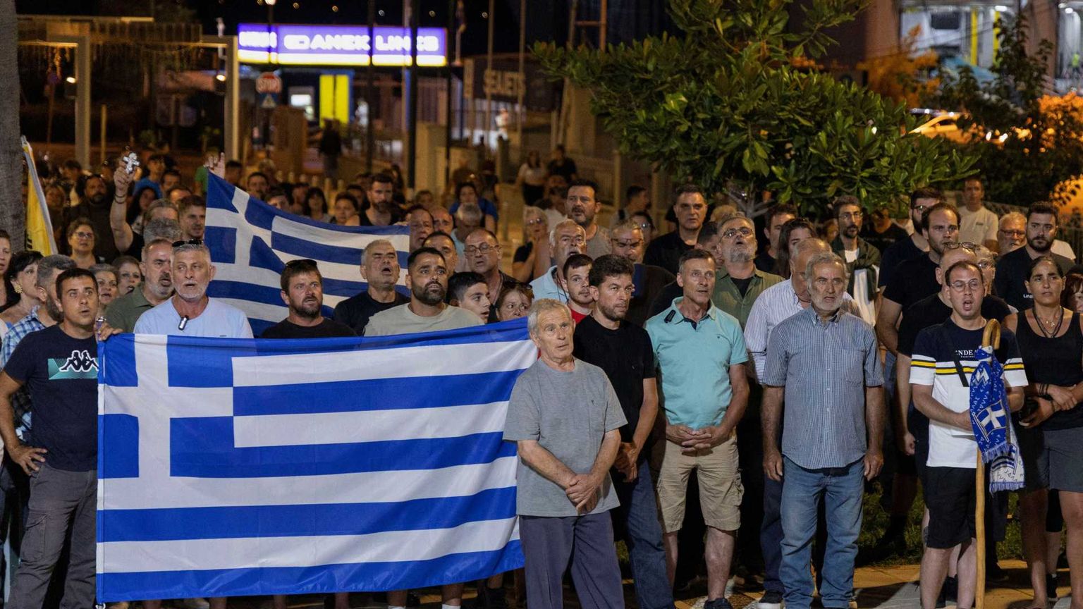 La Grecia ha sospeso il diritto d’asilo e le Ong dicono addio al Paese