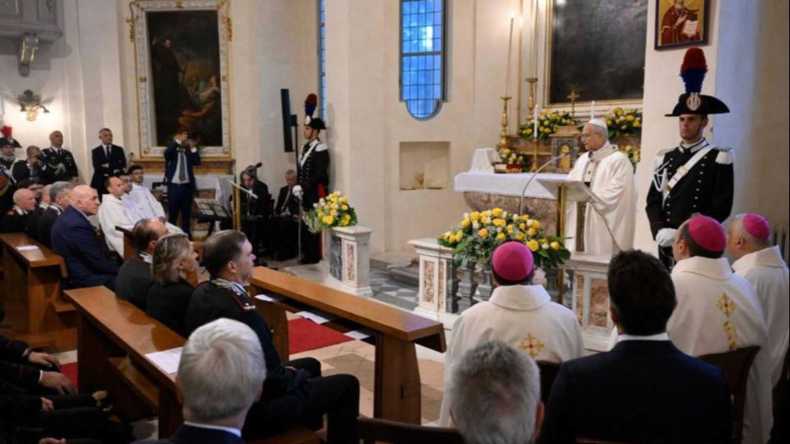 Il Papa ai carabinieri: rispondete al crimine con la legge e l'onestà