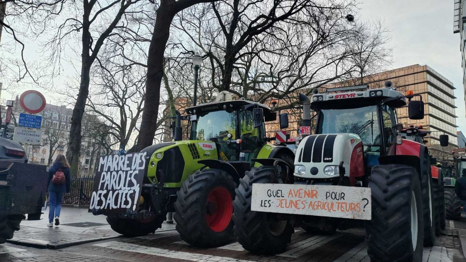 L'incubo dei tagli porta in piazza (di nuovo) gli agricoltori a Bruxelles