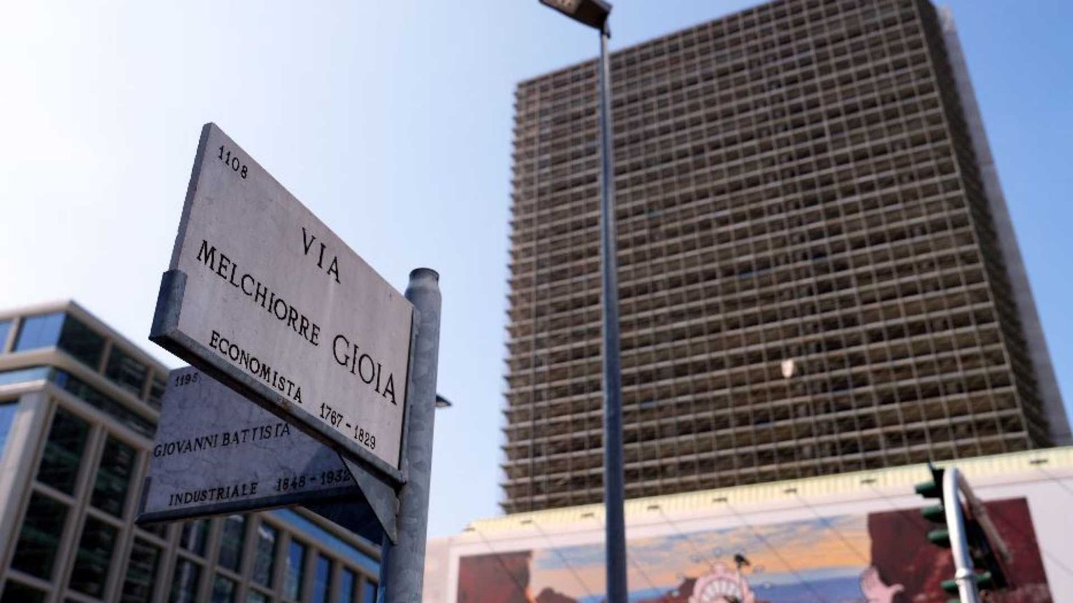 Torri, parchi, il Pirellino: la geografia dell'inchiesta di Milano