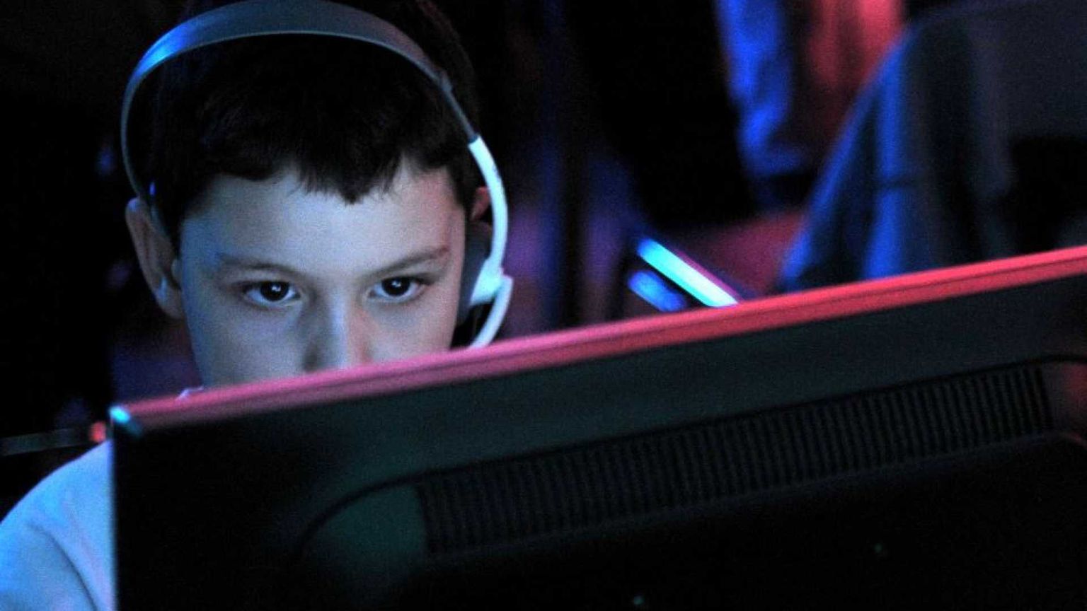 Ani, Replika e gli altri chatbot “amici” dei bambini: perché sono pericolosi