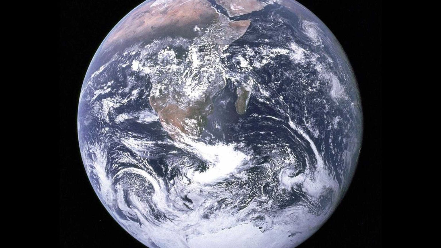 La Terra sta girando sempre più velocemente. Ecco quali sono gli effetti