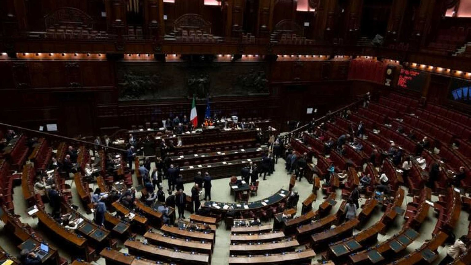 M5s denuncia il “giallo” sugli stipendi dei deputati