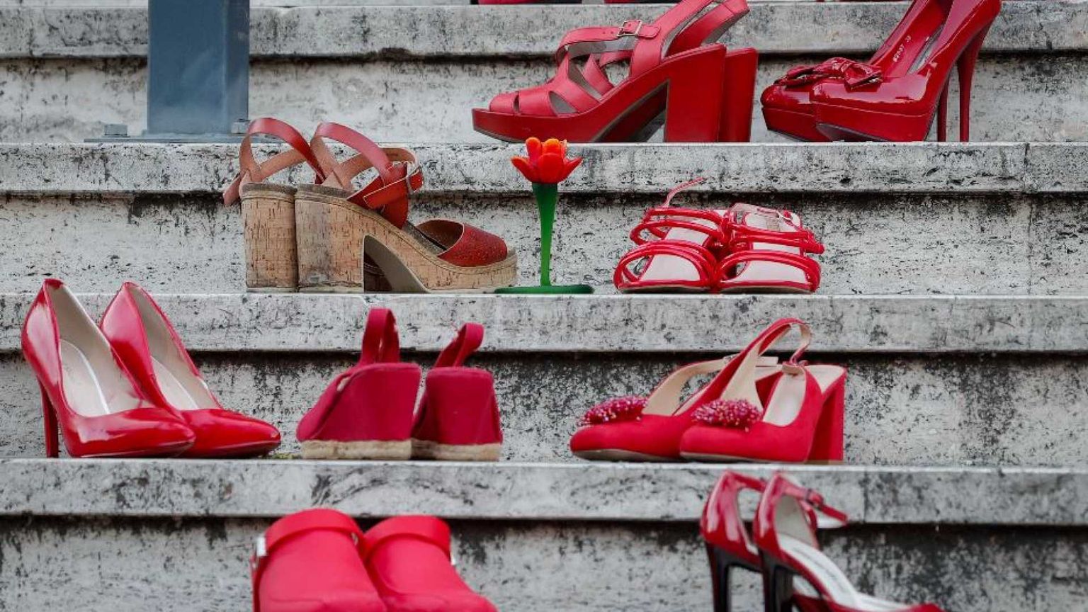 Sì unanime del Senato, il femminicidio adesso è reato: cosa cambia