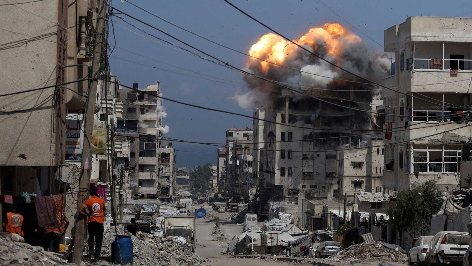 Il mega-yacht, i bimbi affamati: in diplomazia anche la forma è sostanza