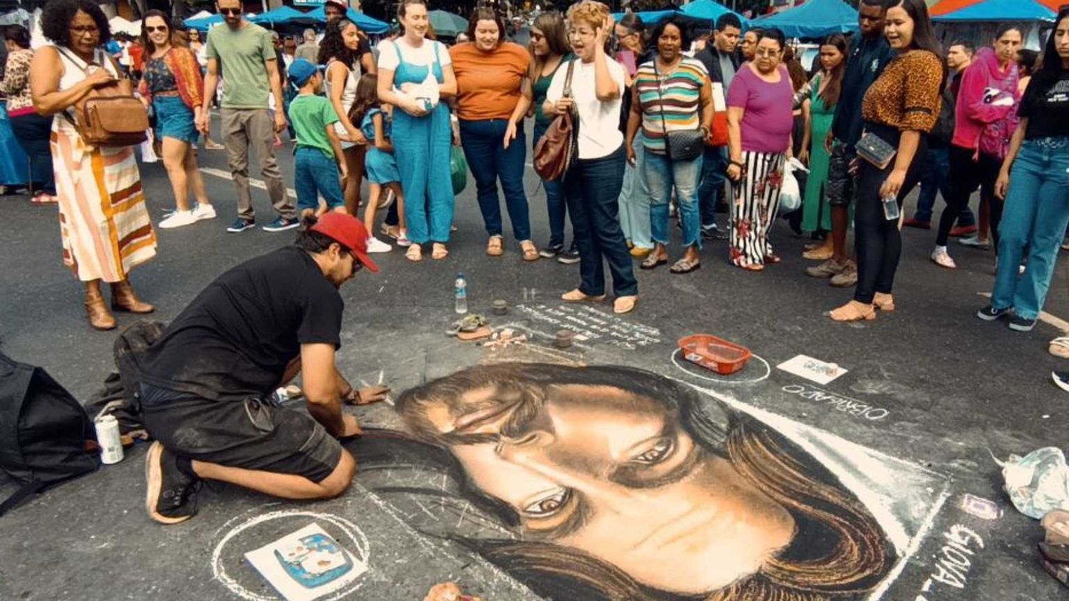 Giovanni, zaino in spalla: «Così sono diventato un madonnaro di strada»