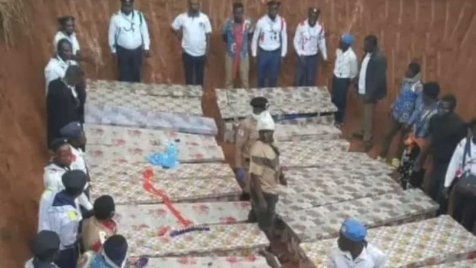 Strage in una chiesa in Congo: uccisi a colpi di fucile e machete 43 fedeli