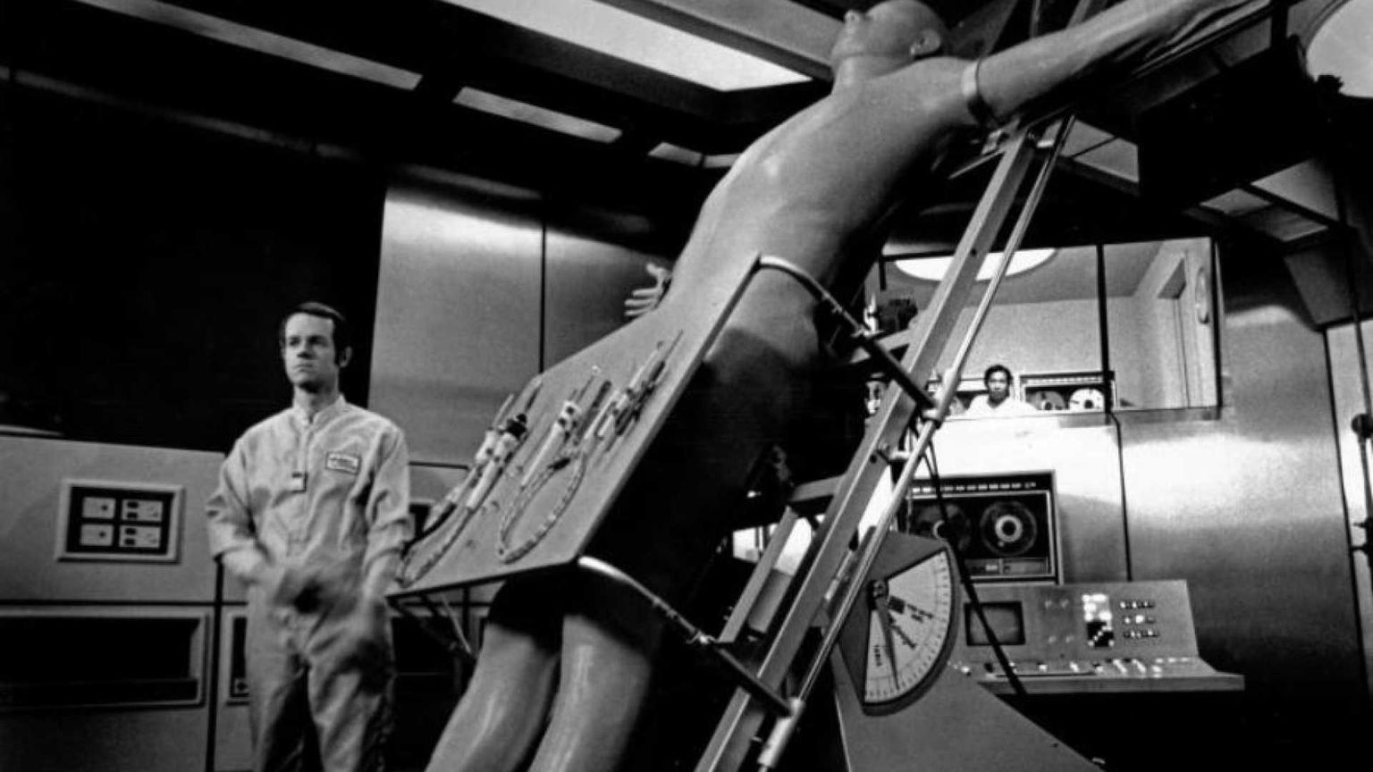 Con l’IA che ci trasforma stiamo andando verso l’oltreuomo?