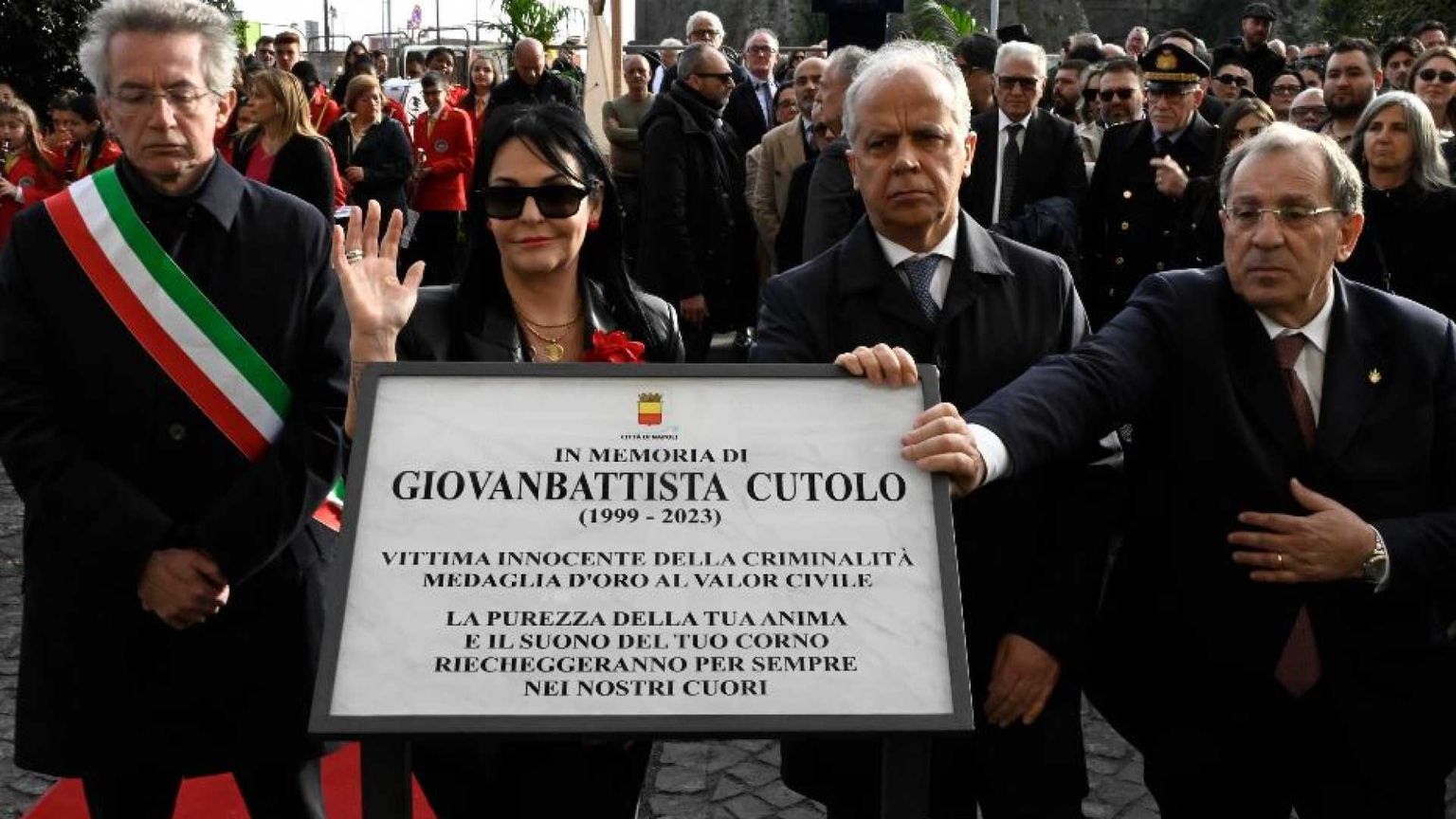 Si candida e la sommergono d'insulti: «Chiedo rispetto per la mamma di Giogiò»