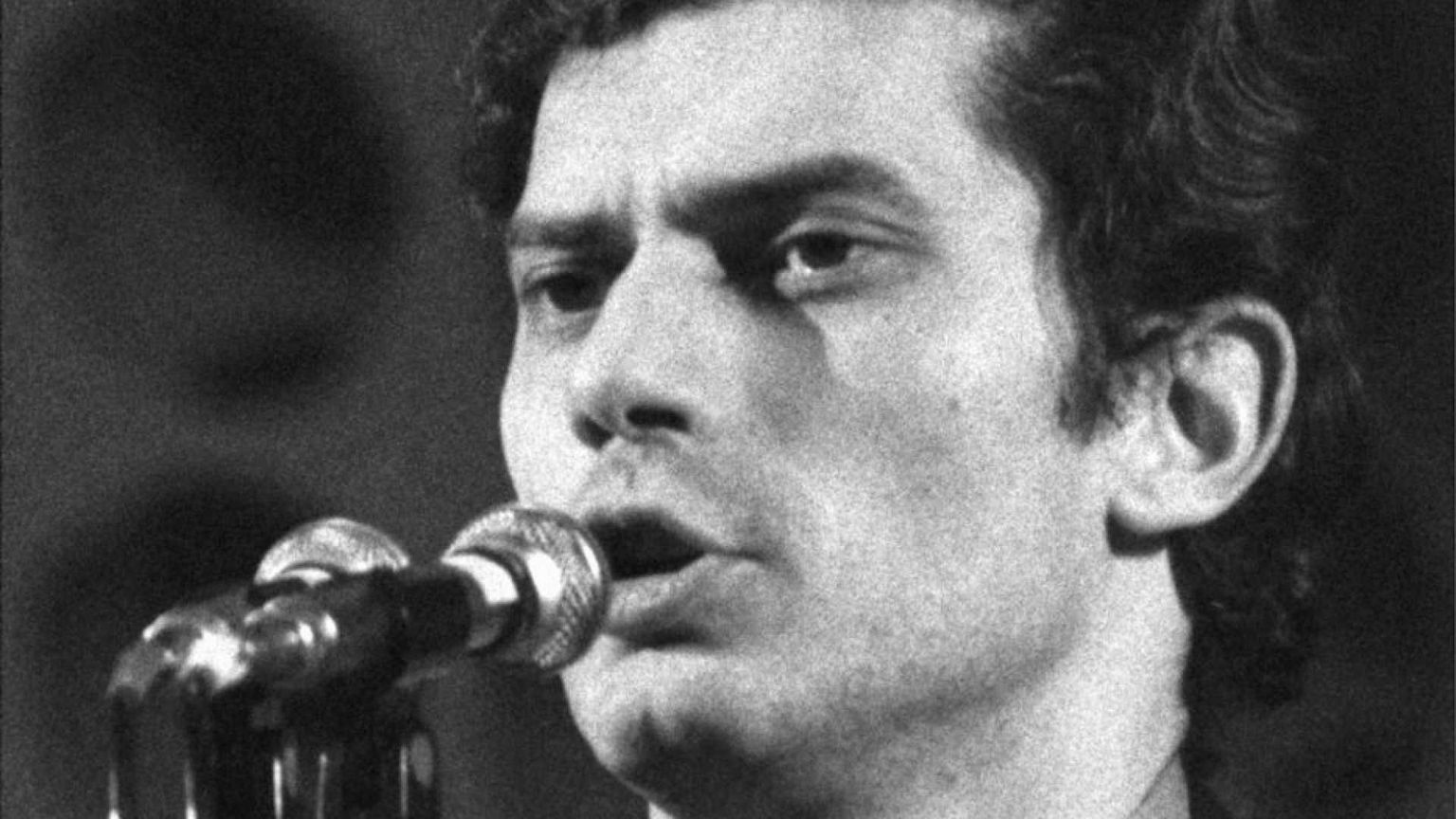 Sulle tracce di Luigi Tenco tra le vigne del Monferrato