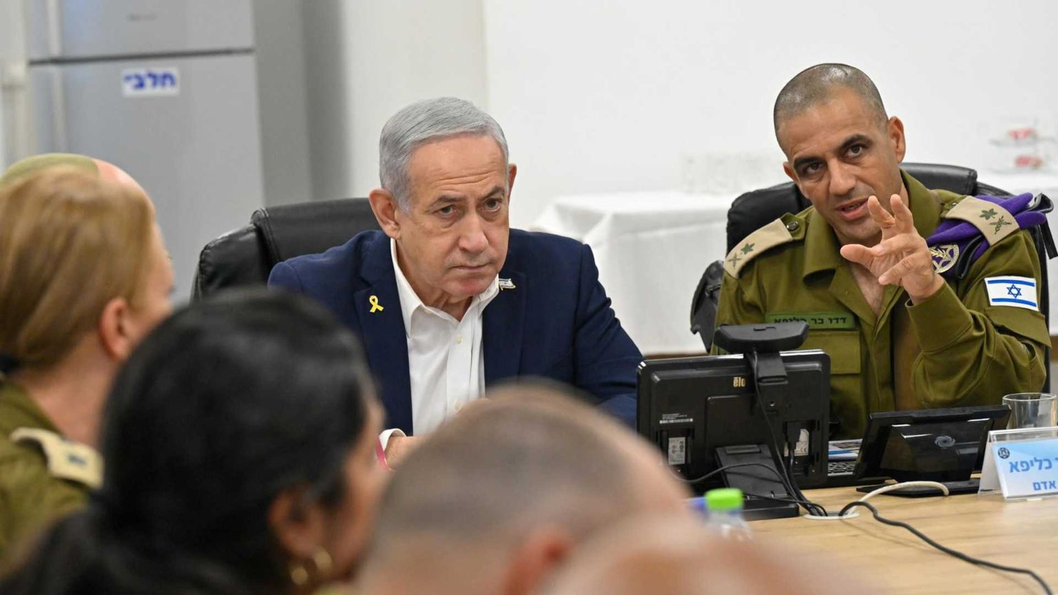 Il piano raccontato in 4 punti e i 5 "principi" di Netanyahu