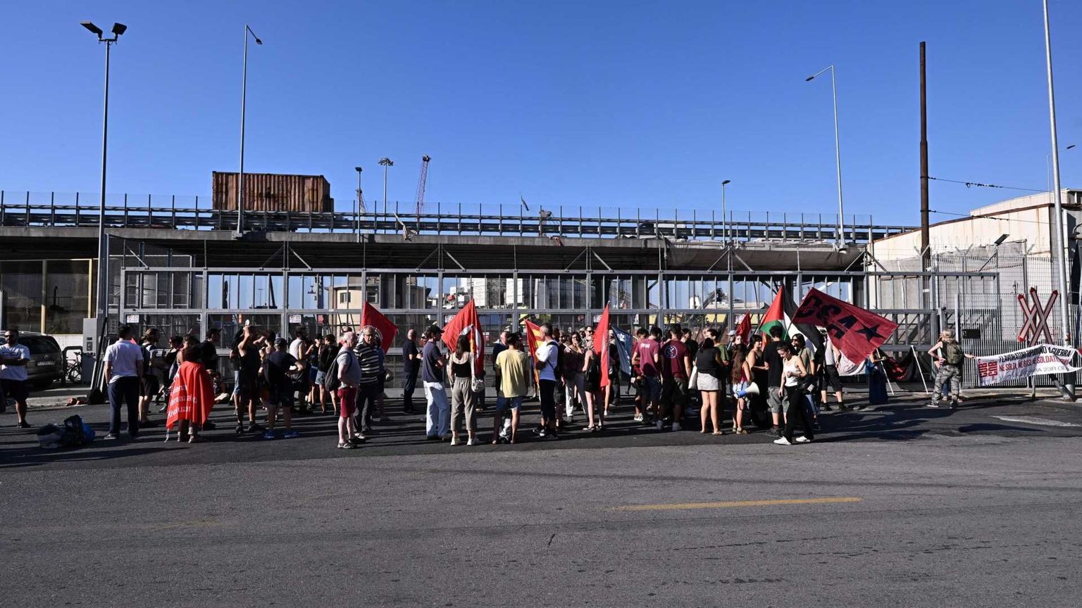 Genova, la nave saudita e l'invio di armi: perché si è aperta un'indagine