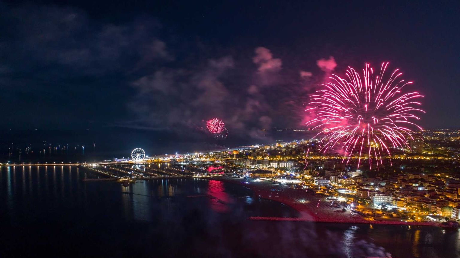 Rimini Rimini... È senza tempo la Las Vegas italiana