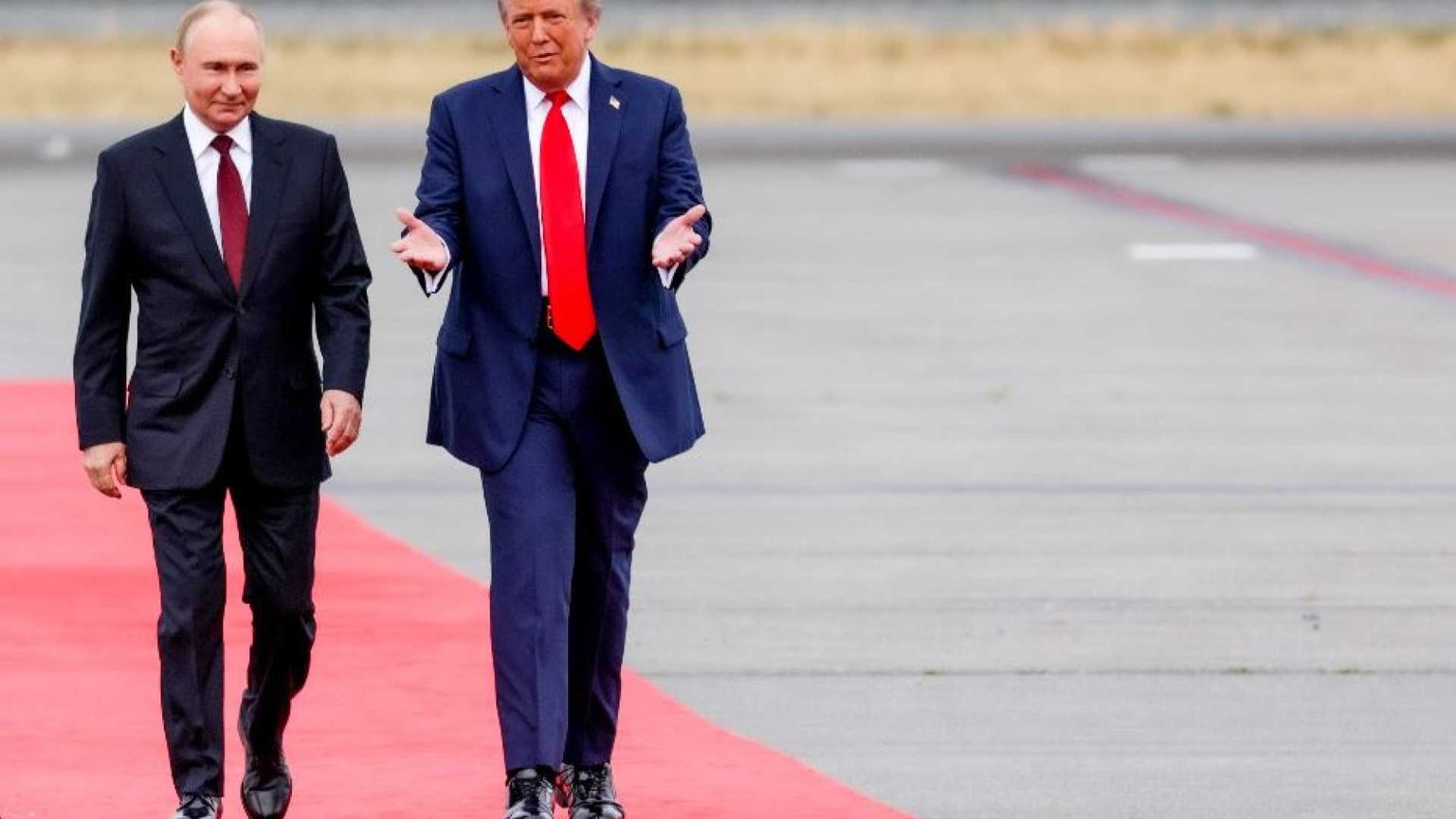 Il tappeto rosso, la maglia di Lavrov, la “Bestia”: le istantanee del vertice