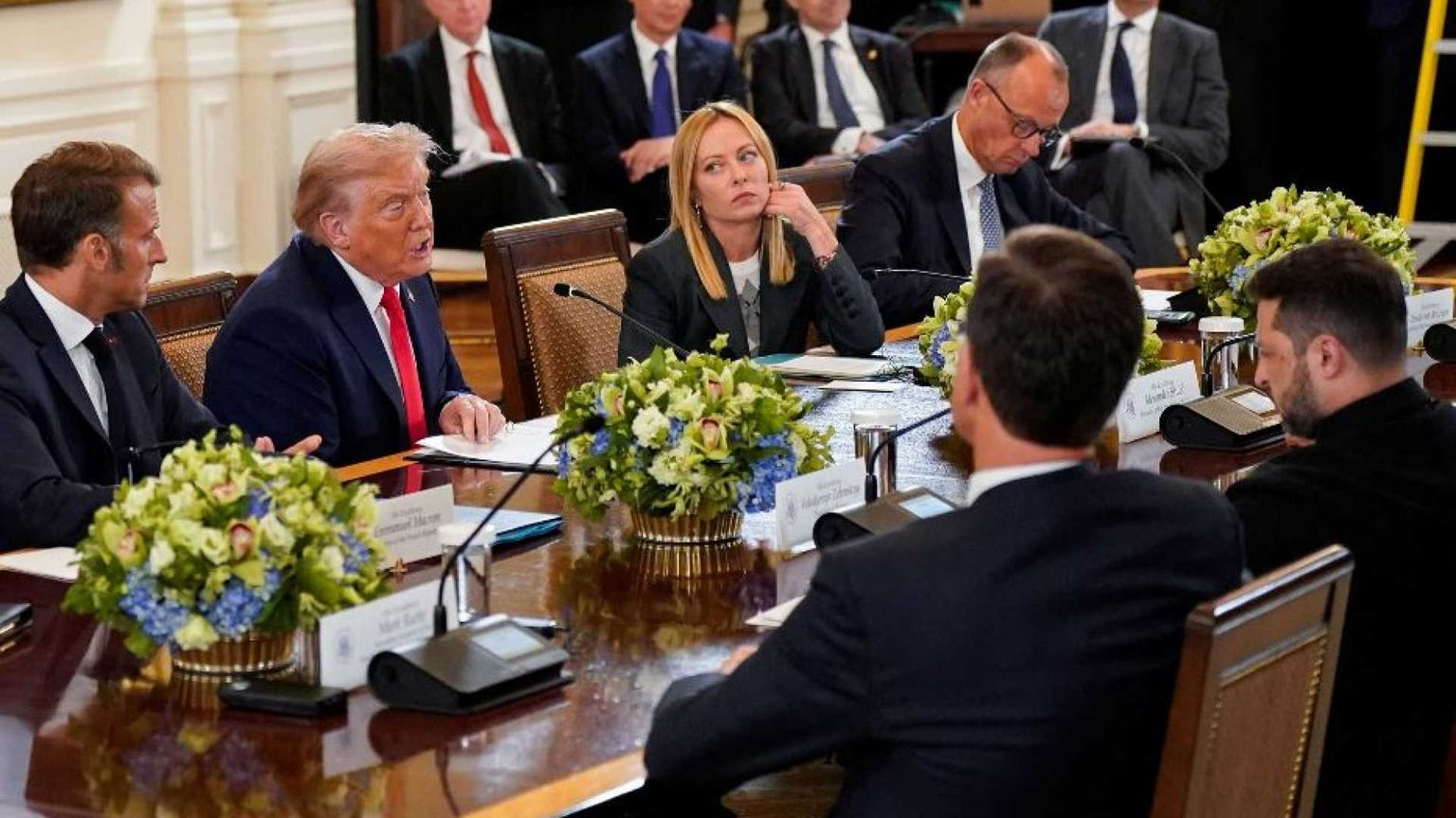 Macron duro, Starmer sorridente, lo “sconosciuto” Stubb: i leader sotto la lente