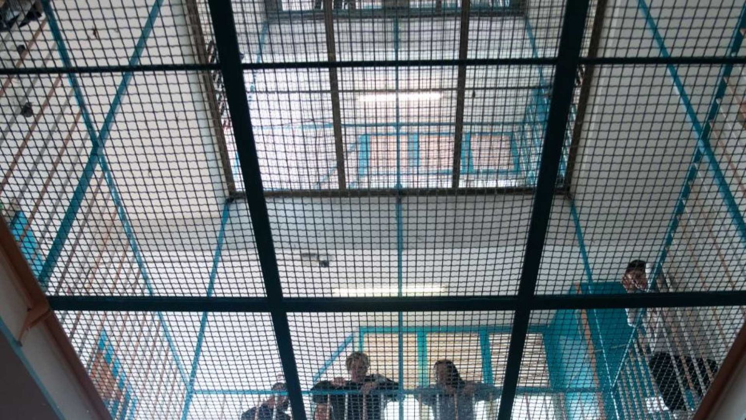 «In cella ci sono solo gli ultimi e comandano i più forti»