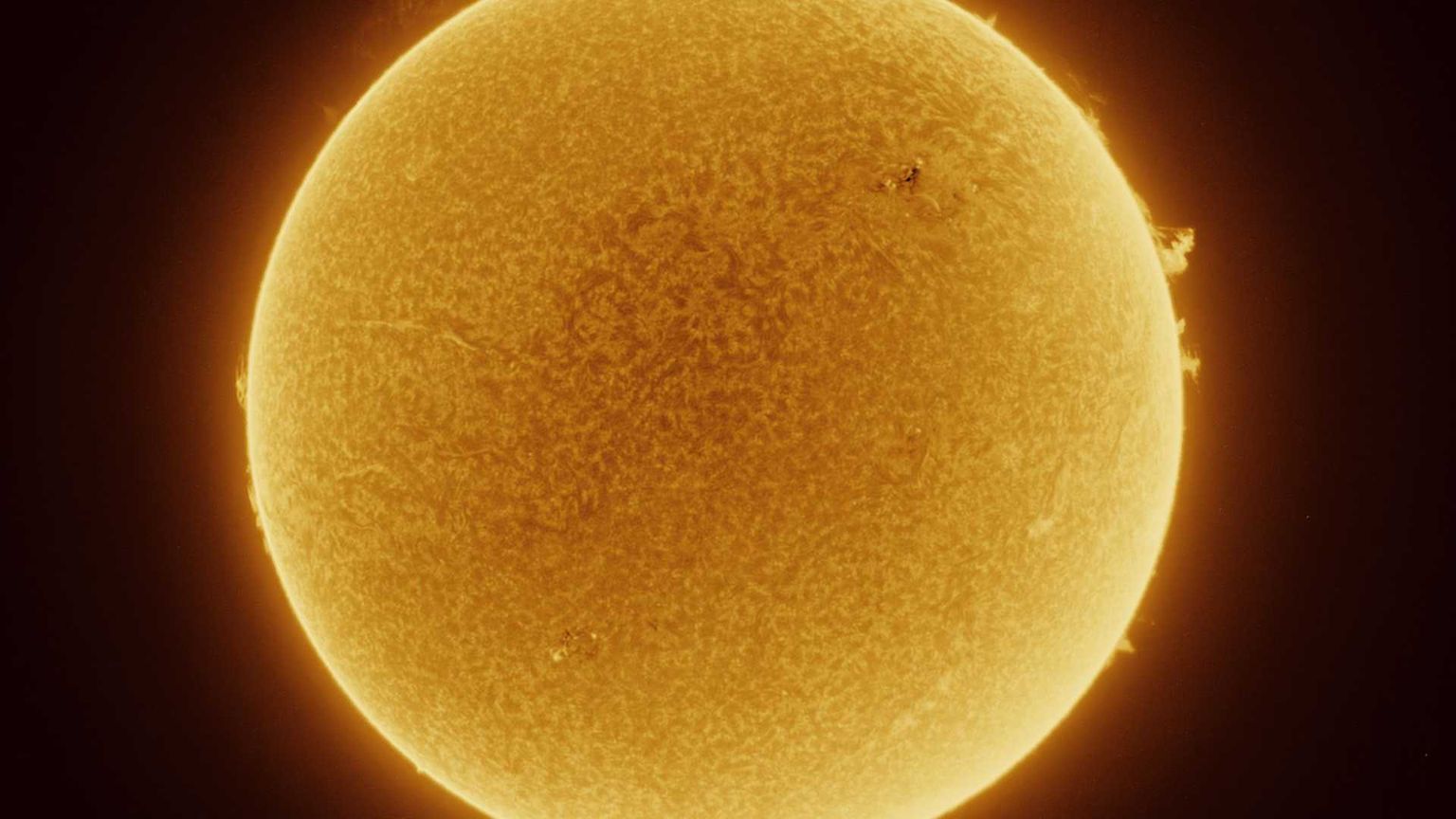 Il Sole: certezza (e miracolo) che sorge ogni giorno