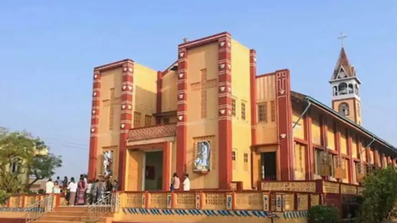 Nel Myanmar i golpisti vogliono abbattere la cattedrale di Taungoo