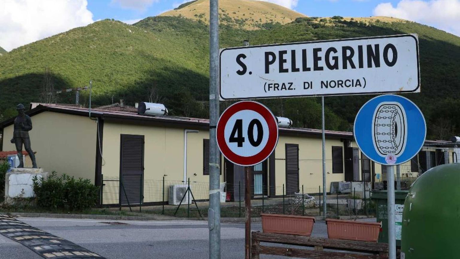 A nove anni dal terremoto c'è chi vive ancora nelle casette provvisorie