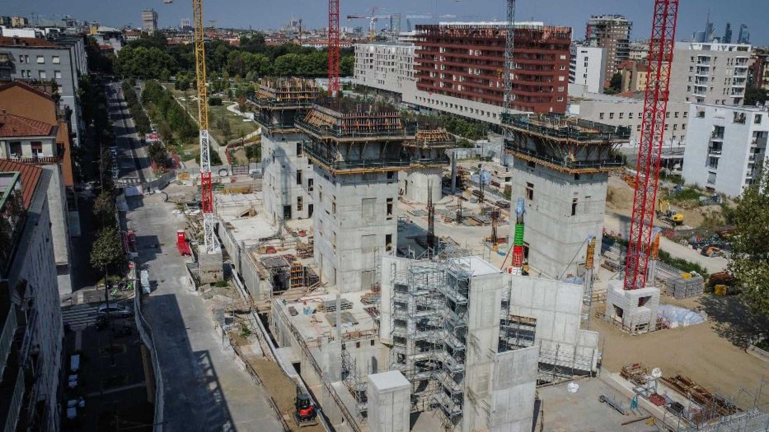 Le torri e i megacantieri: Milano un mese dopo resta in attesa di giudizio