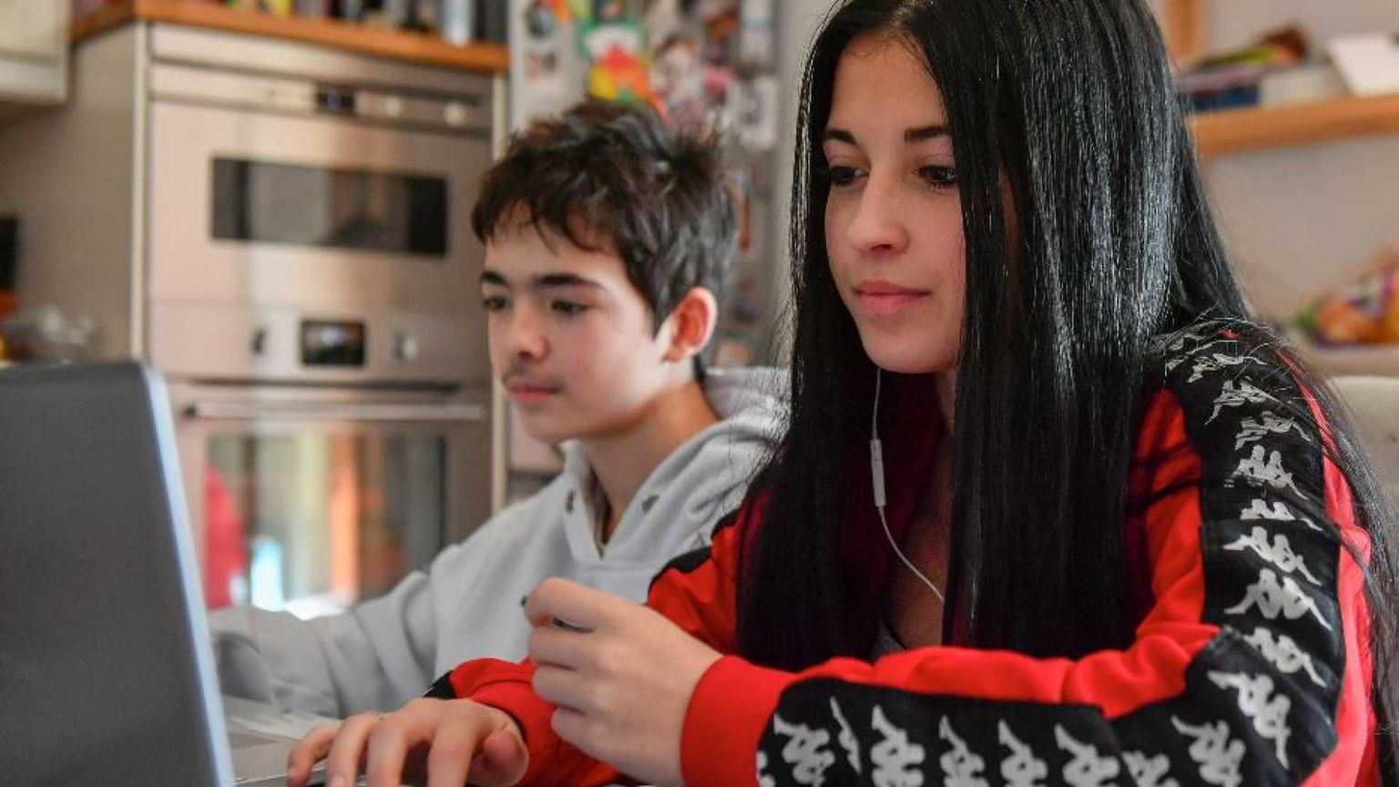 La storia della mamma di 16 anni che chiede di poter fare la Dad a scuola