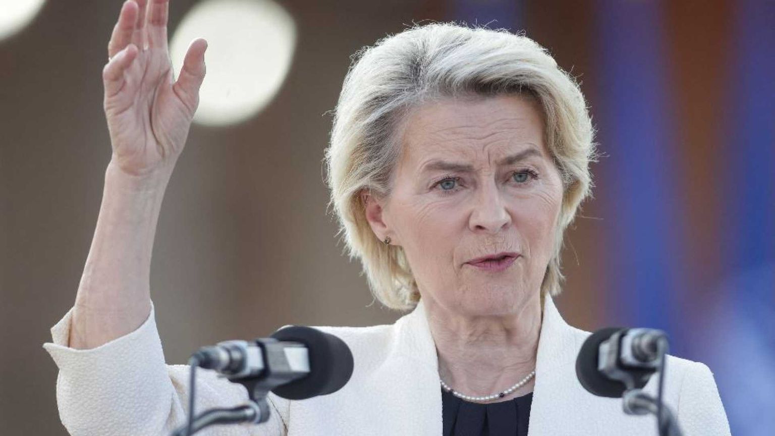 L'aereo di Von der Leyen, perché la Guerra fredda ora comincia a scottare