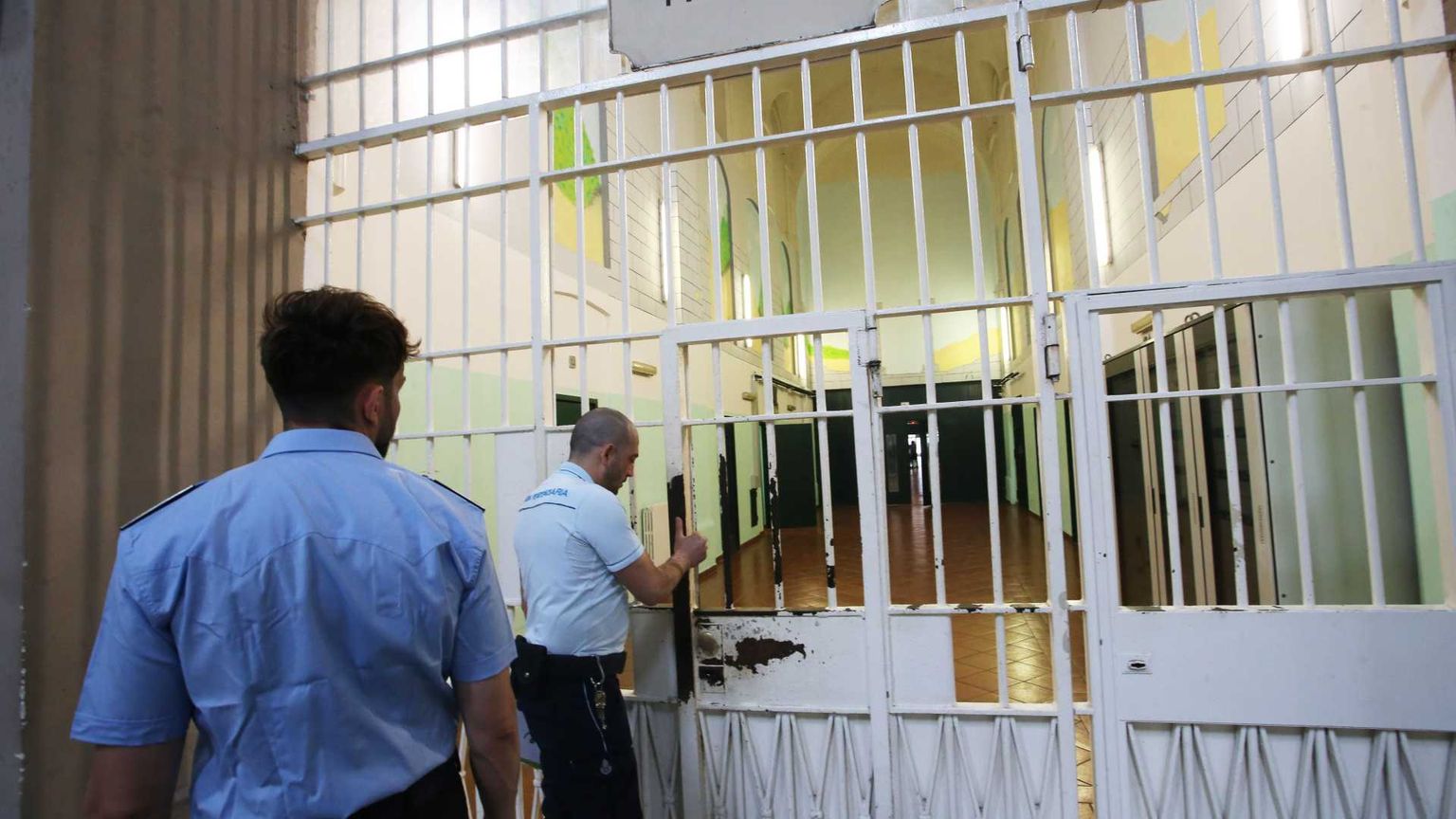 Il dramma del carcere ha anche una faccia nascosta: un "buco" di 20mila agenti