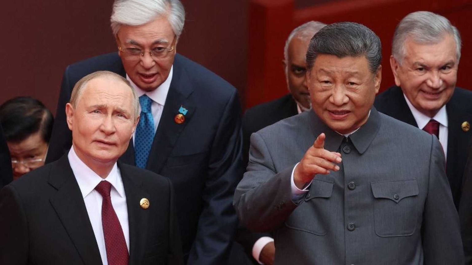 Xi in versione Mao, Putin e Kim sorridenti: la parata militare di Pechino