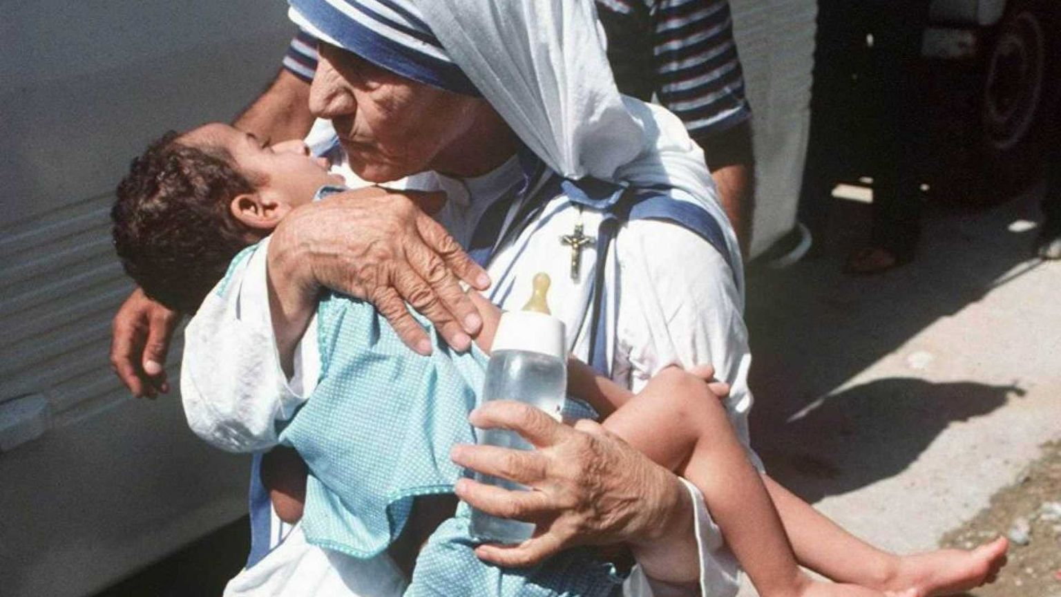Vuoi la pace? Scegli la vita. Cosa ci insegna la "formula" di Madre Teresa