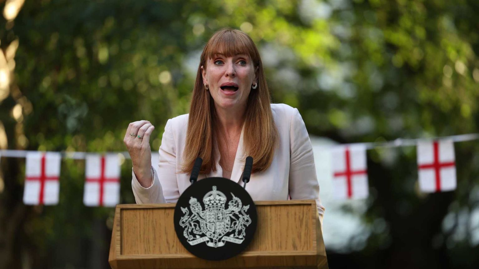 Salta la vice di Starmer: non ha pagato le tasse. Ed è rimpasto a Londra