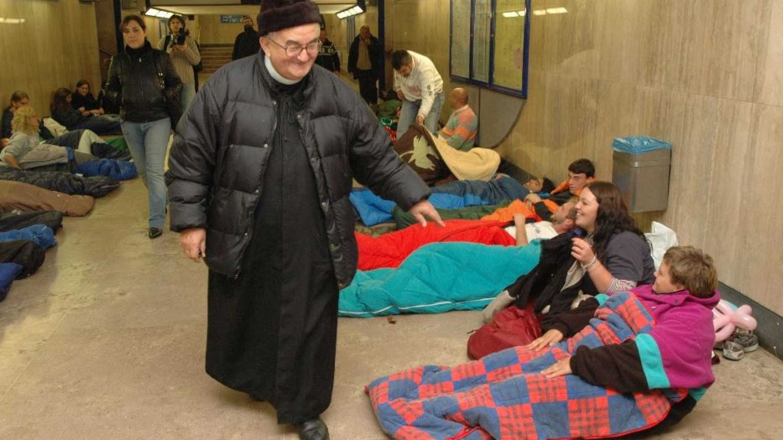 I 100 anni di don Benzi, lo «scarabocchio di Dio» che capovolse il mondo