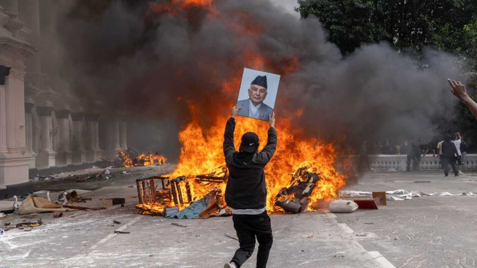 La rivolta della Generazione Z per il blocco dei social: il Nepal è nel caos