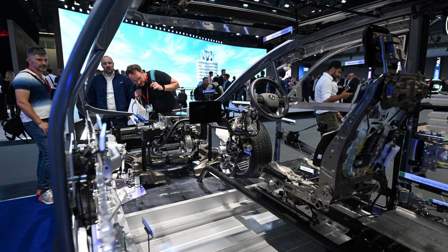 Stellantis: target Ue sull’auto irrealizzabili