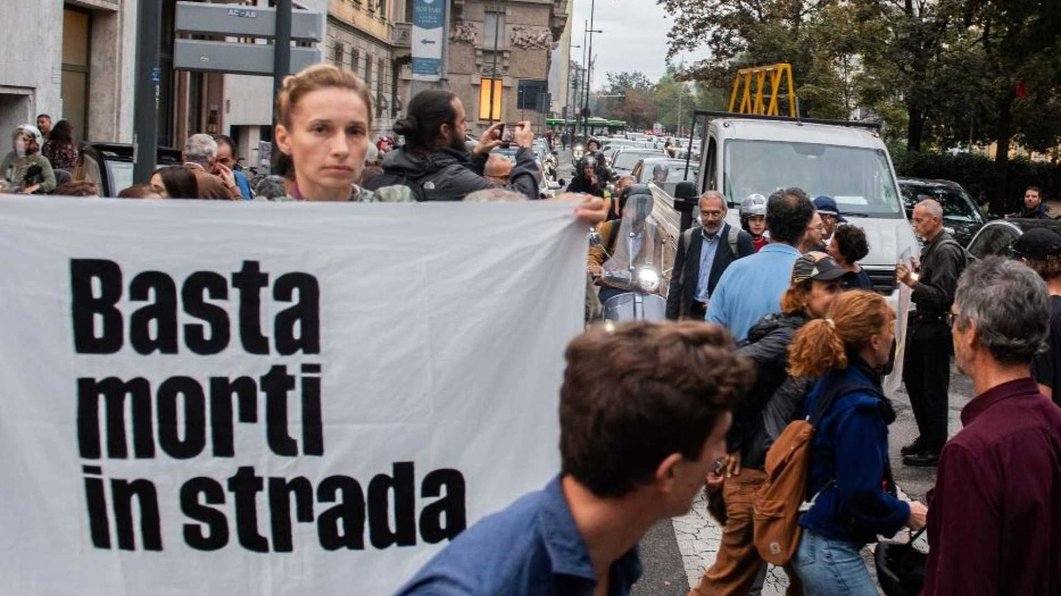 Una vittima dietro l'altra sulla strada: l'Italia non è un Paese per pedoni